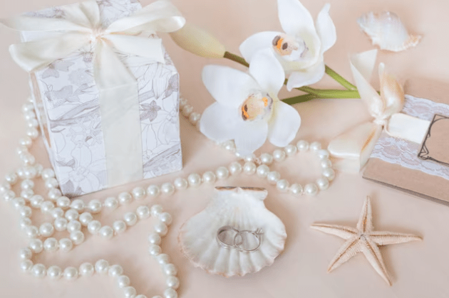 A Helpful Guide to Gifting Bridal Pearl Jewellery