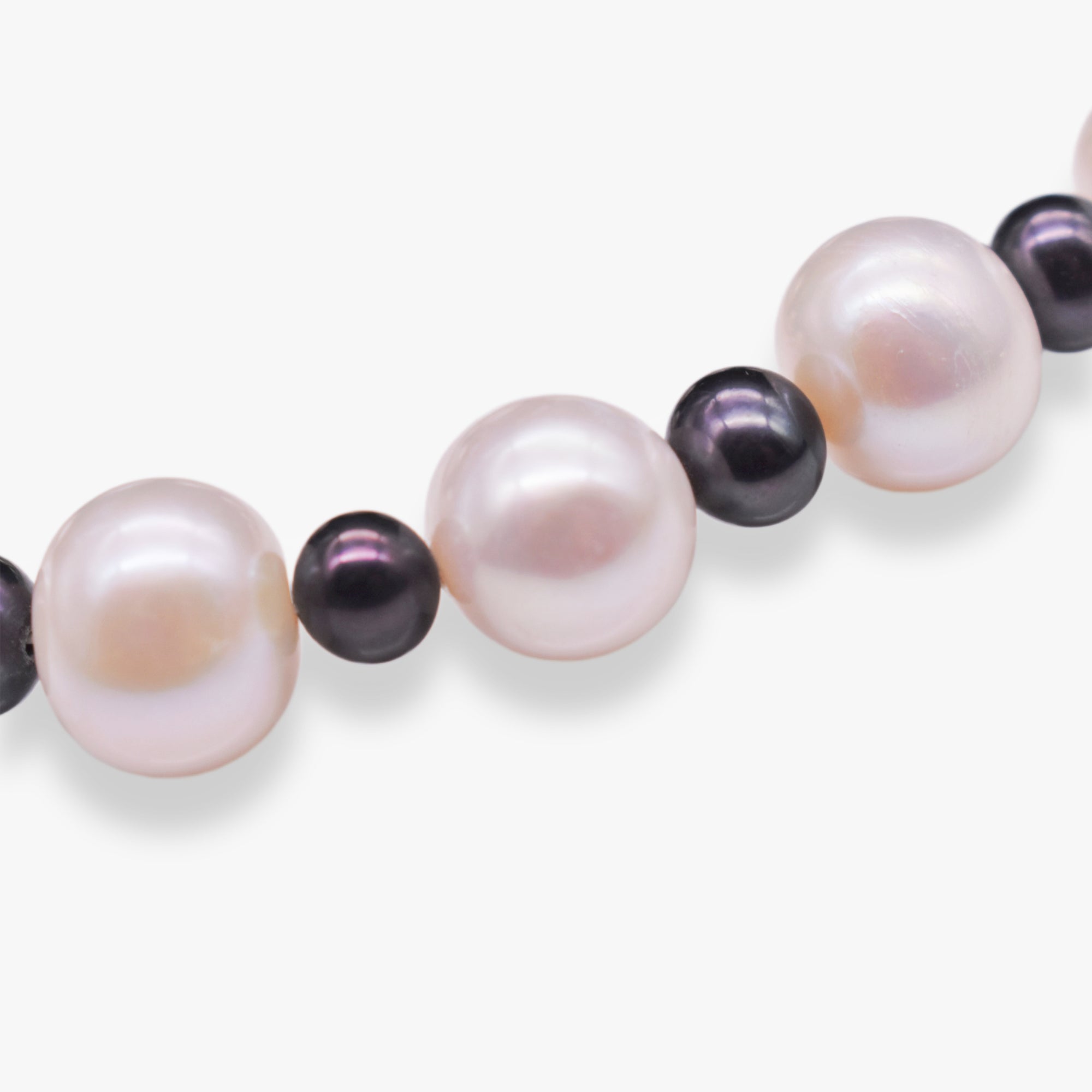 Classic Freshwater Pearl Necklace - Cruella - Akuna Pearls