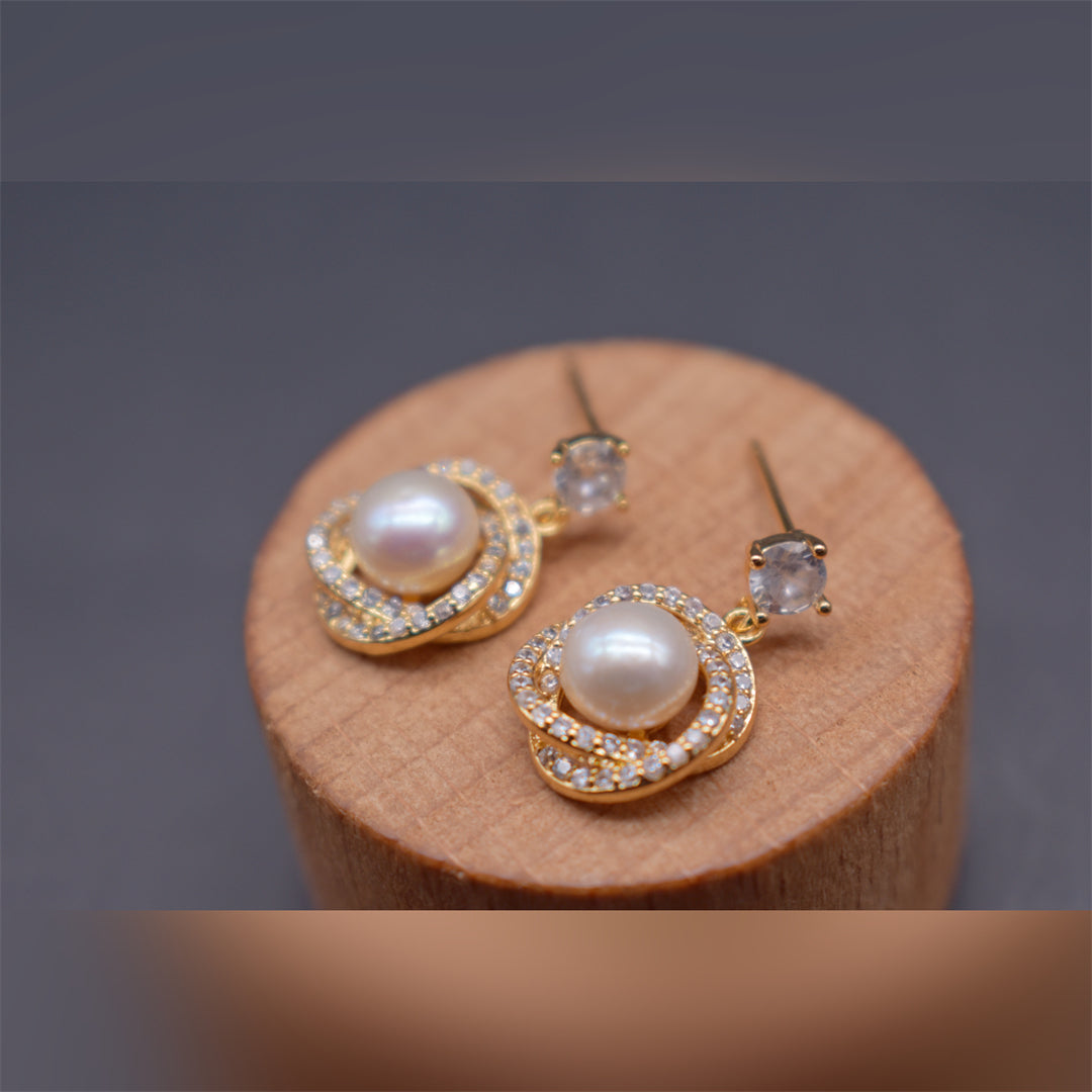 Freshwater Pearl Stud Earrings - CZ Halo - Akuna Pearls