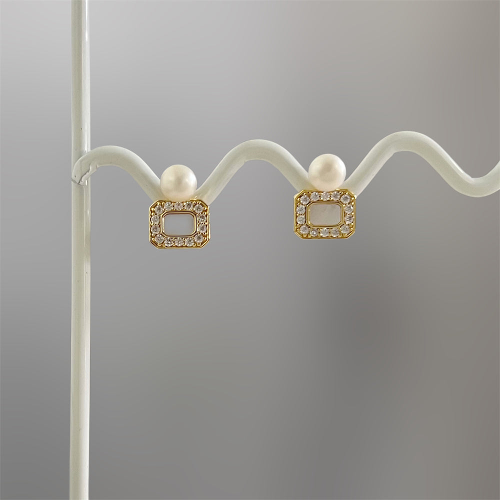 Freshwater Pearl Stud Earrings - Sugar Cube - Akuna Pearls