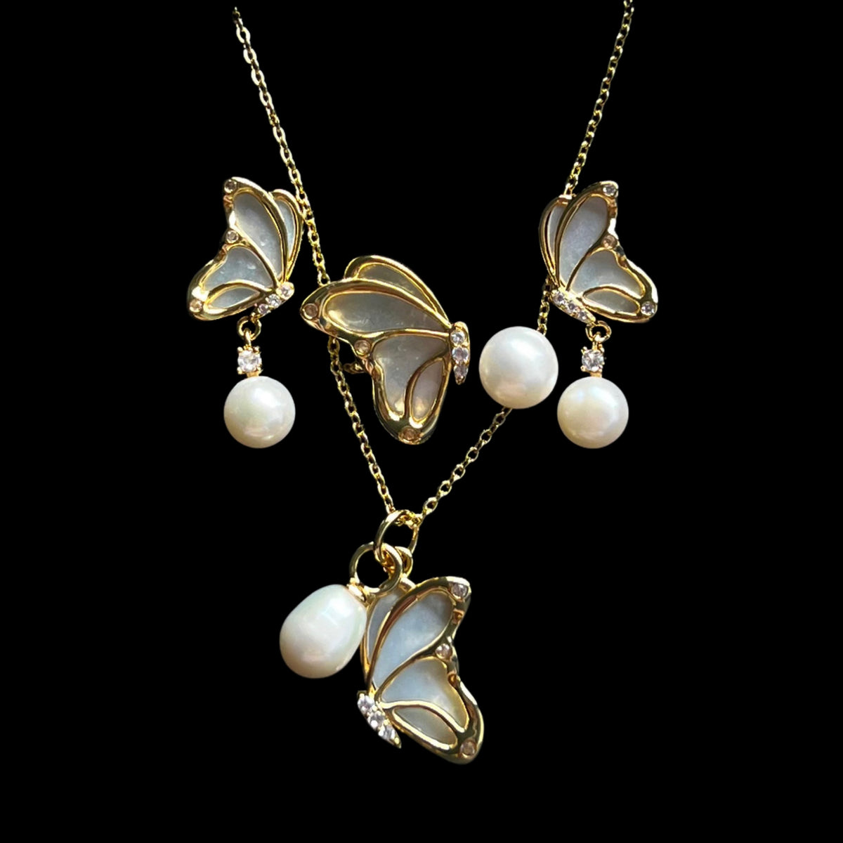 Freshwater Pearl Necklace, Earrings and Ring Gift Set - Flavia - Akuna Pearls