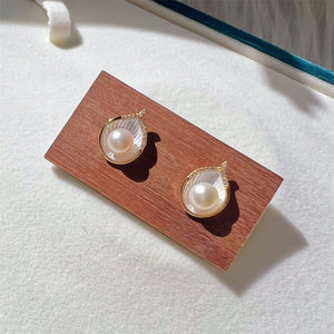 Freshwater Pearl Stud Earrings - Tyra - Akuna Pearls
