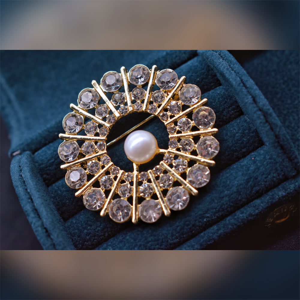 Freshwater Pearl Brooch - Shining Halo - Akuna Pearls