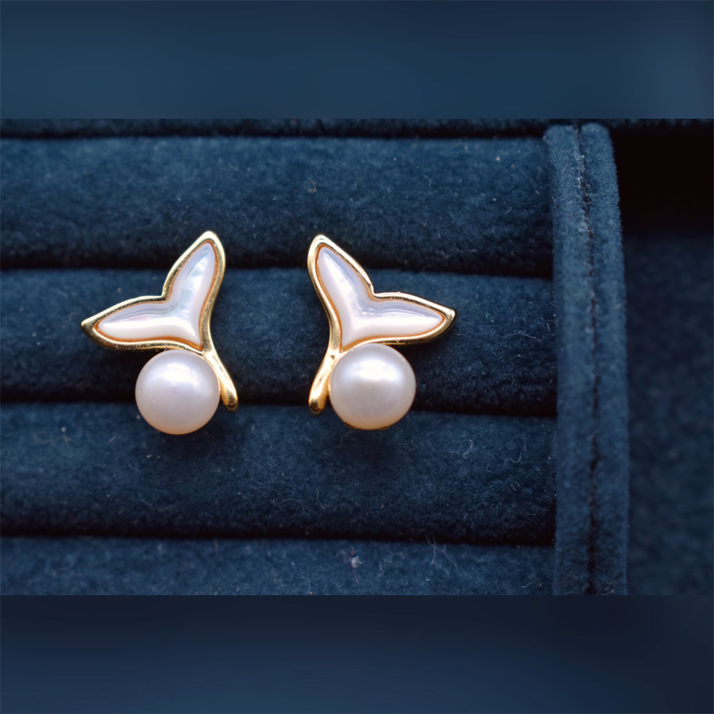 Freshwater Pearl Stud Earrings - Whale Tale - Akuna Pearls