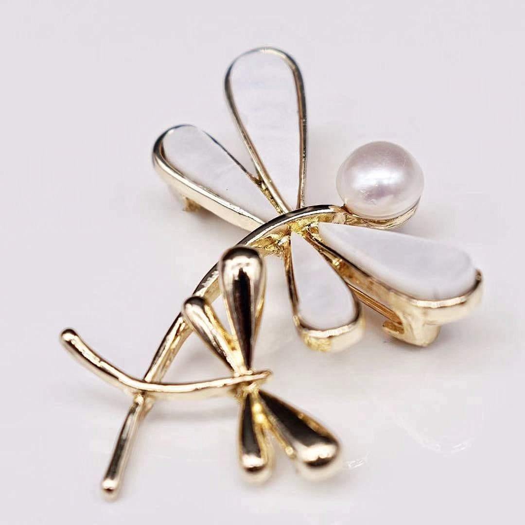 Freshwater Pearl Brooch - Libelle - Akuna Pearls