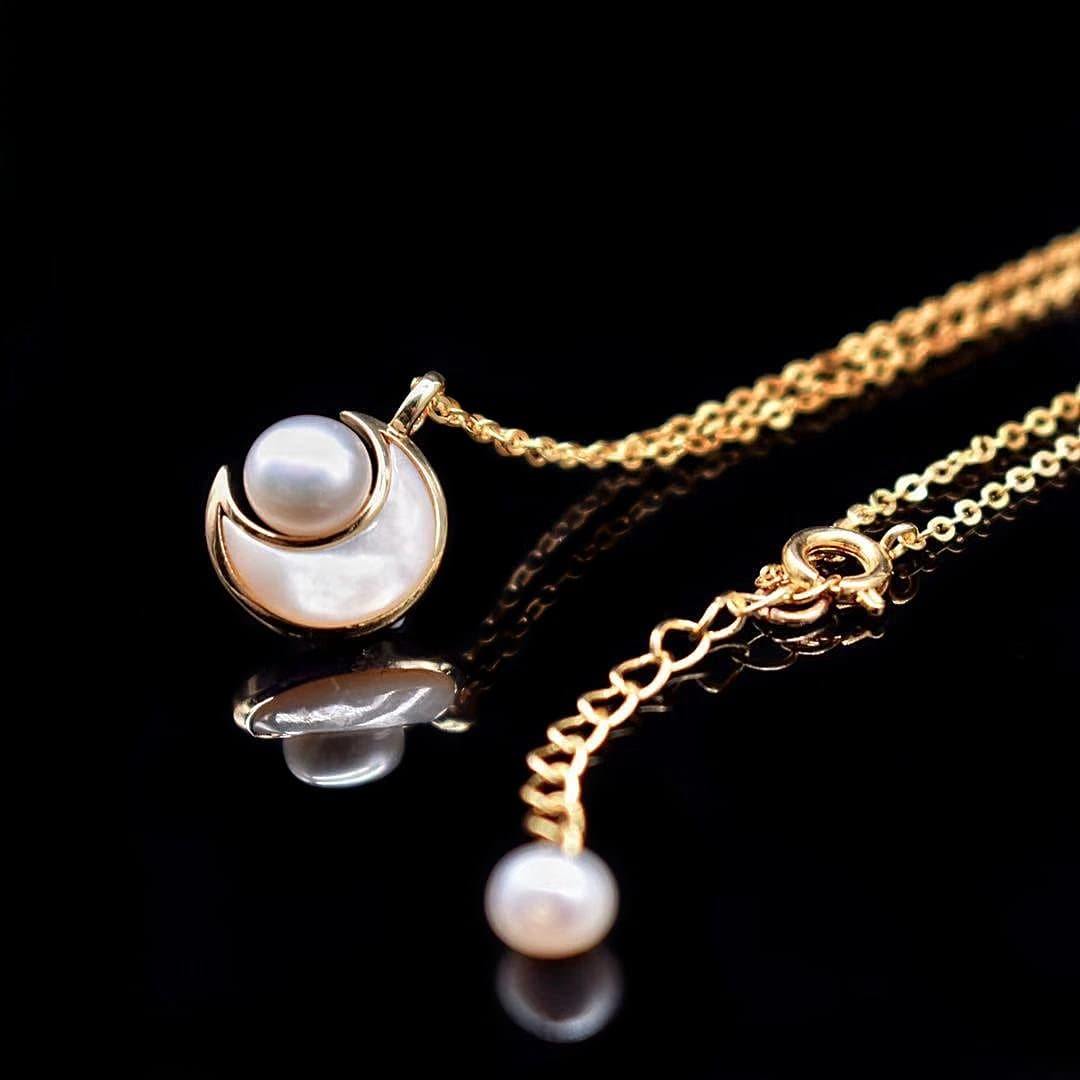 Freshwater Pearl Pendant Necklace - Luna - Akuna Pearls