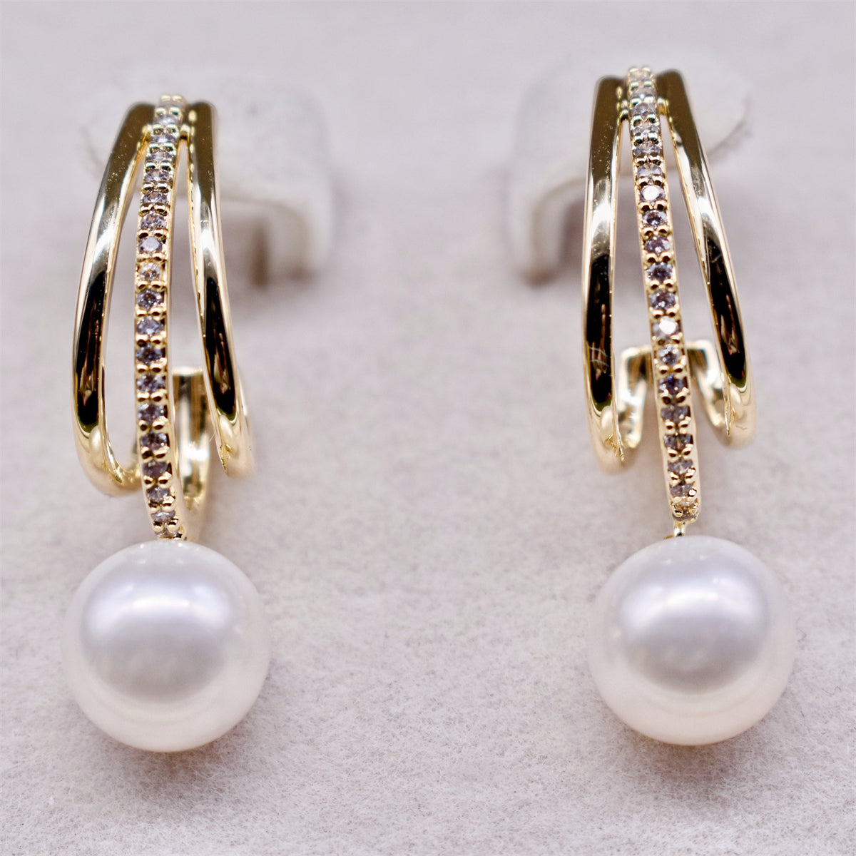 Freshwater Pearl Stud Earrings - Blache - Akuna Pearls