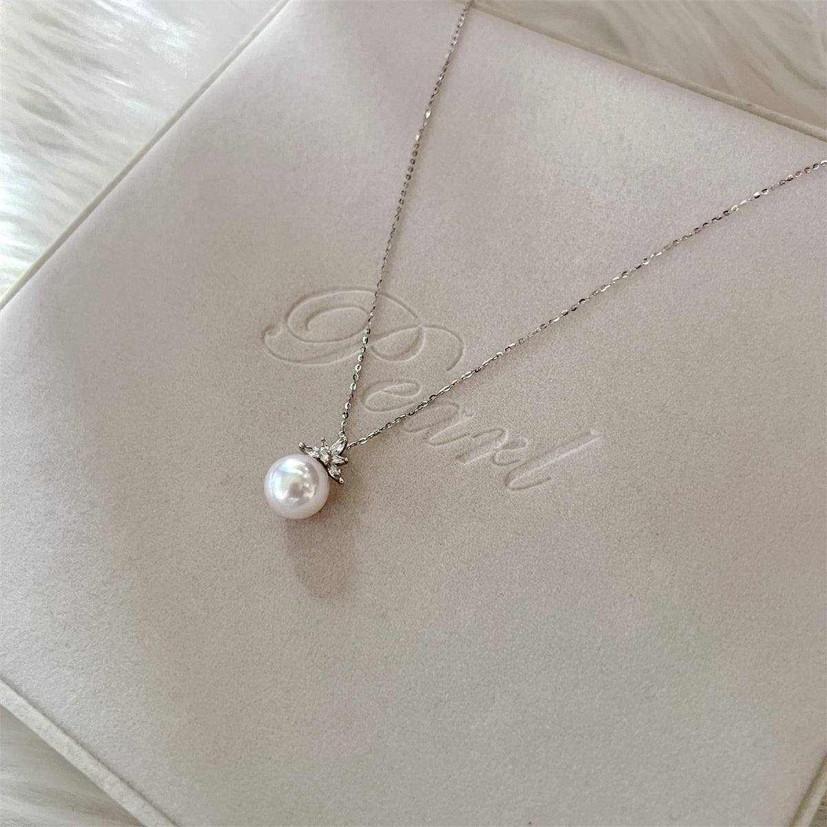 Freshwater Pearl Pendant Necklace - Elota - Akuna Pearls