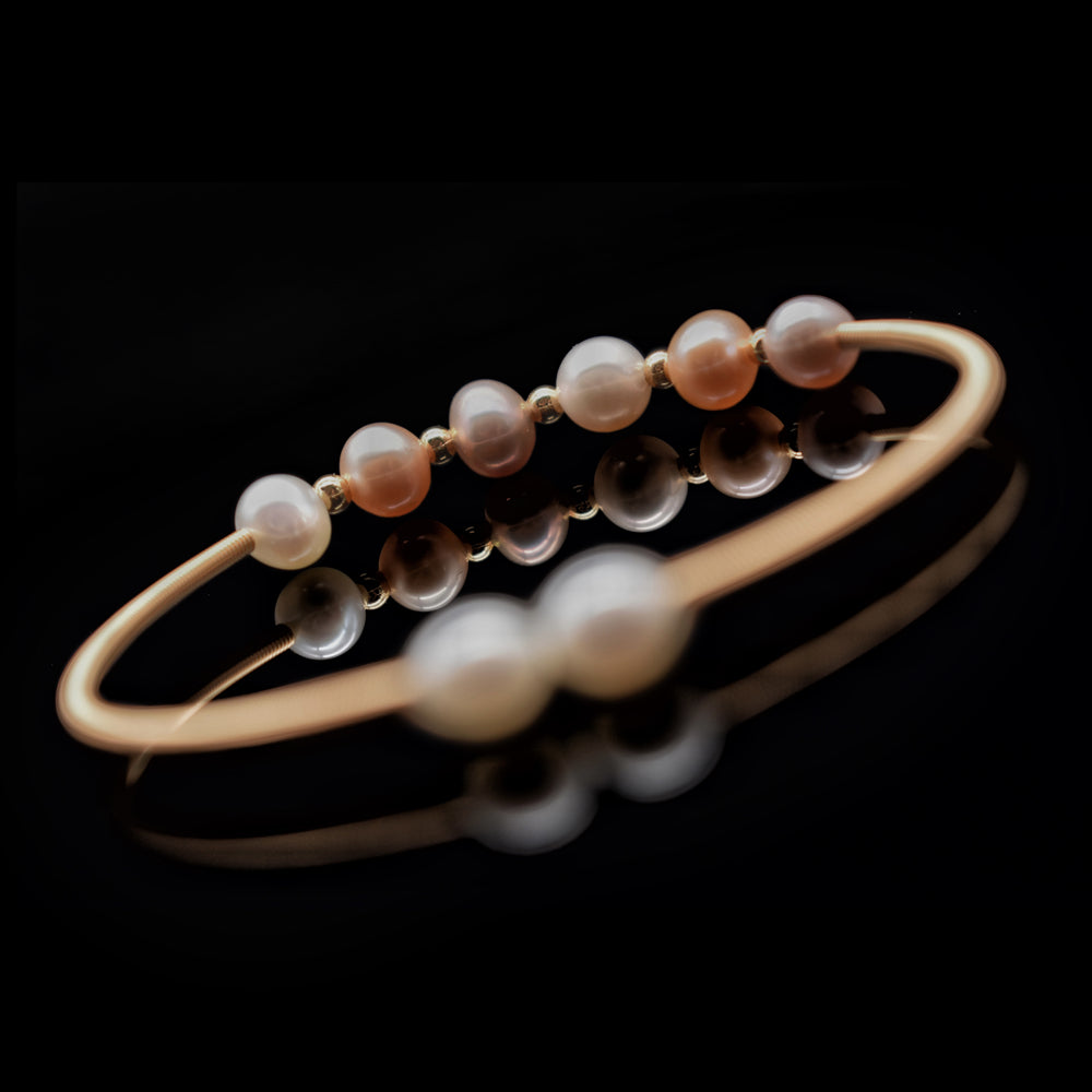 Sold at Auction: Tiffany and Co. Sterling Silver Pearl Bracelet. Featuring  Thirteen Pearls. Bracelet Measures: 18cm in Length. Comes With Ouch, Box  and Gift Bag. Free Express Delivery With Insurance Australia Wide.