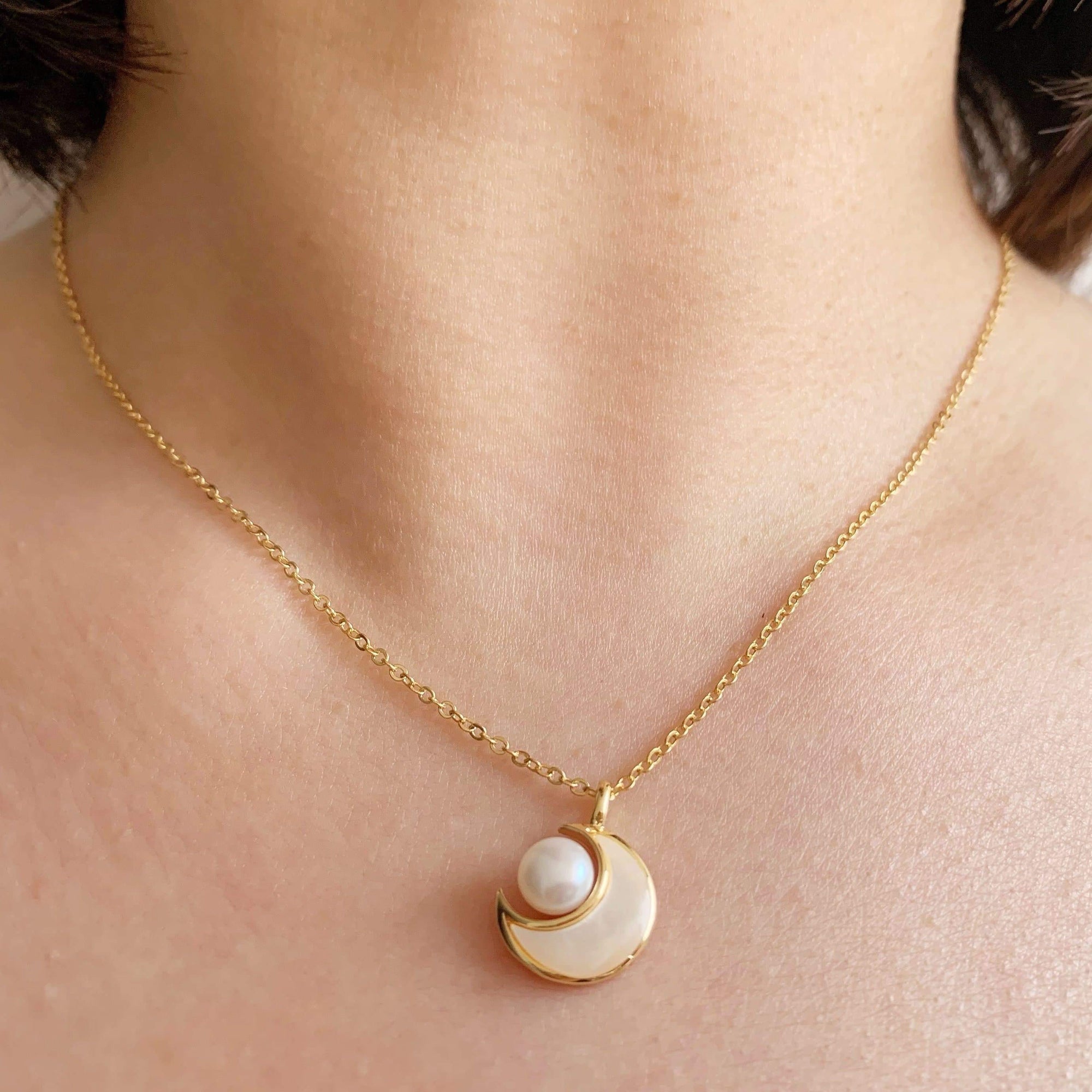 Freshwater Pearl Pendant Necklace - Luna - Akuna Pearls