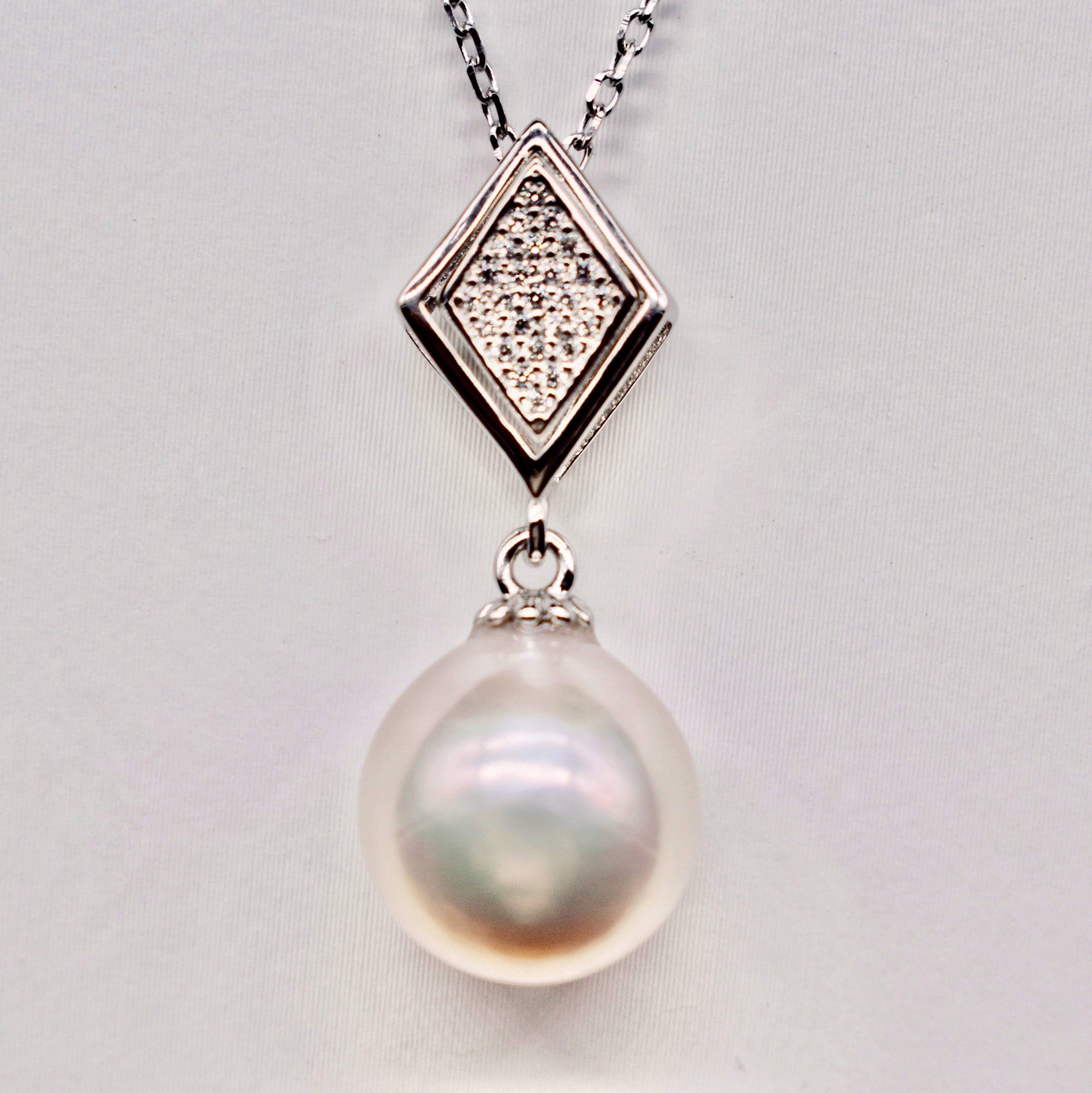 Freshwater Pearl Pendant Necklace - Valor - Akuna Pearls