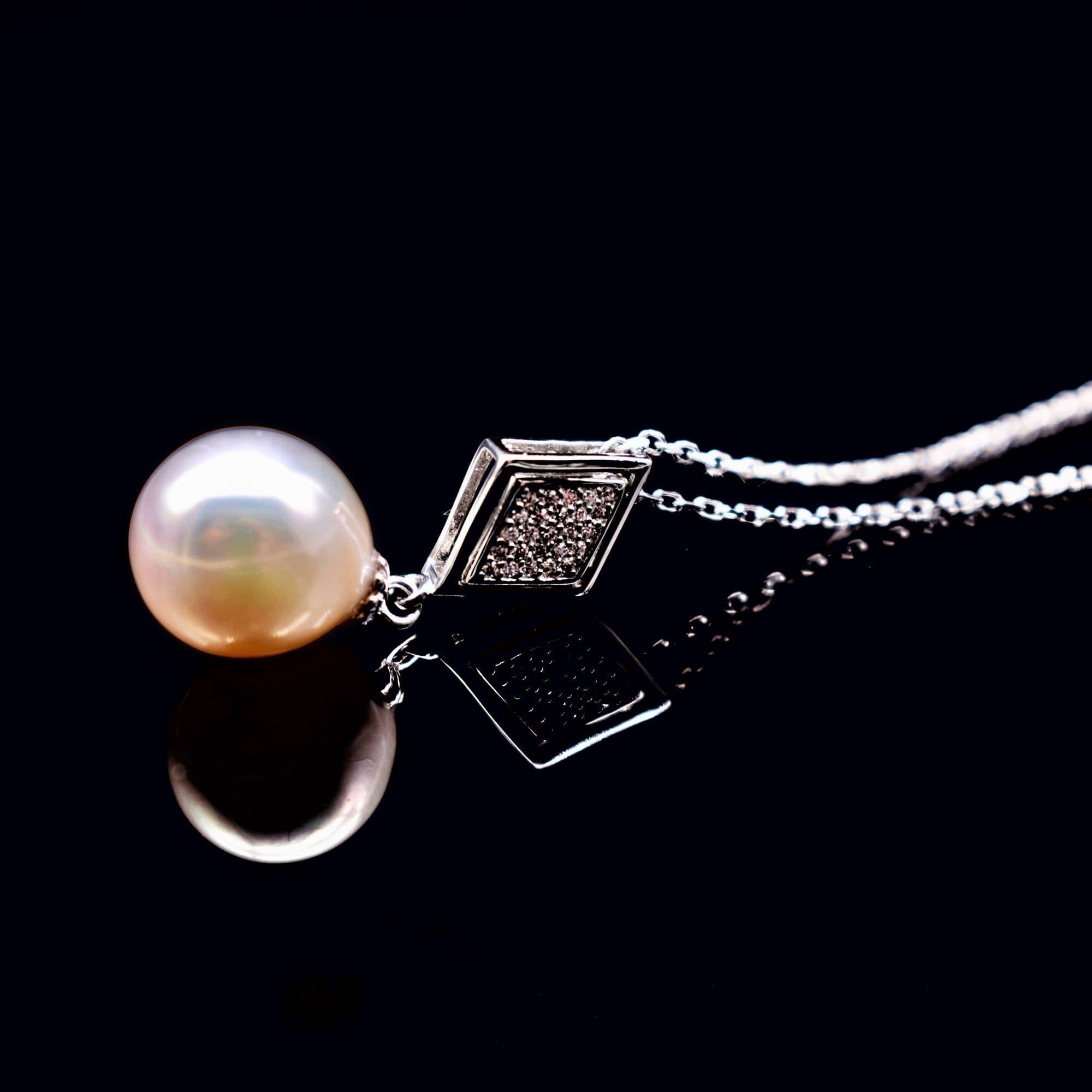 Freshwater Pearl Pendant Necklace - Valor - Akuna Pearls