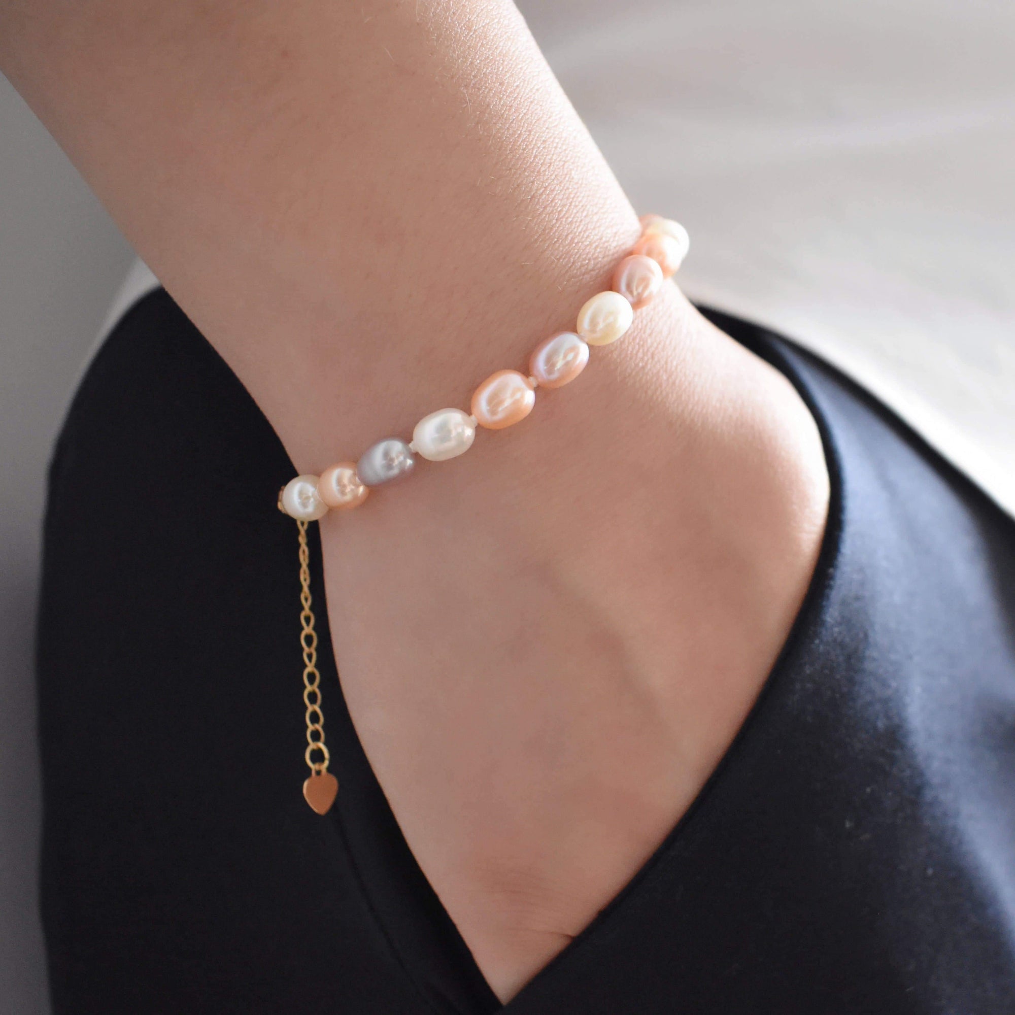 Freshwater Pearl Bracelet - Flamingo - Akuna Pearls